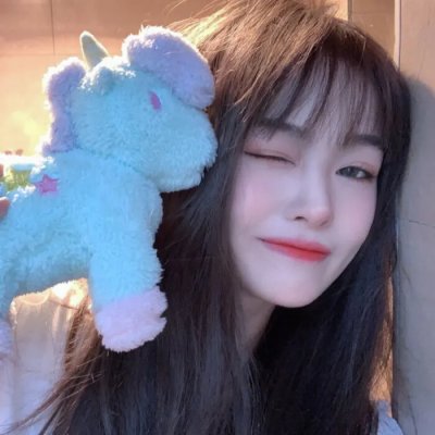 穿黑衣的女孩